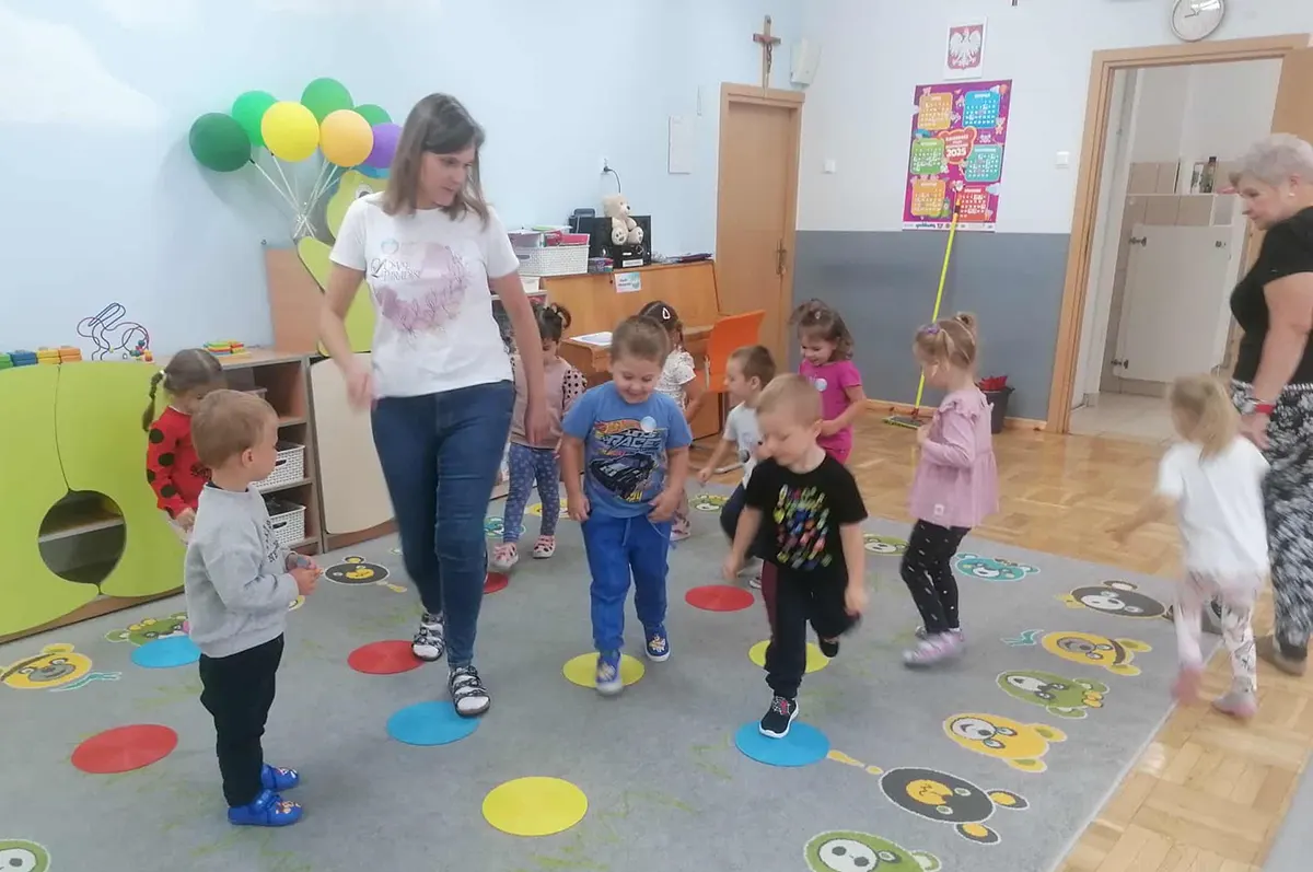  Dzieci i wychowawca